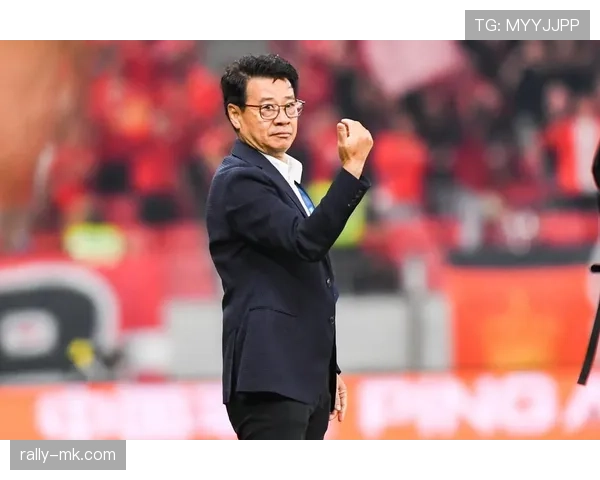 吴金贵率上海申花全力备战新赛季，状态引期待