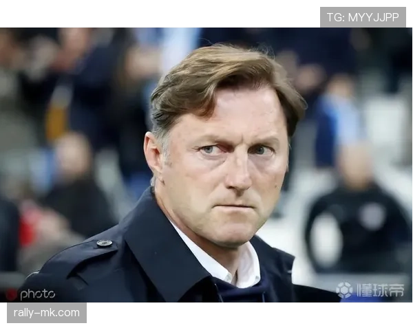 哈森许特尔:南安普顿新赛季迎来重塑辉煌的关键时刻 哈森许特尔:南安普顿新赛季迎来重塑辉煌的关键时刻